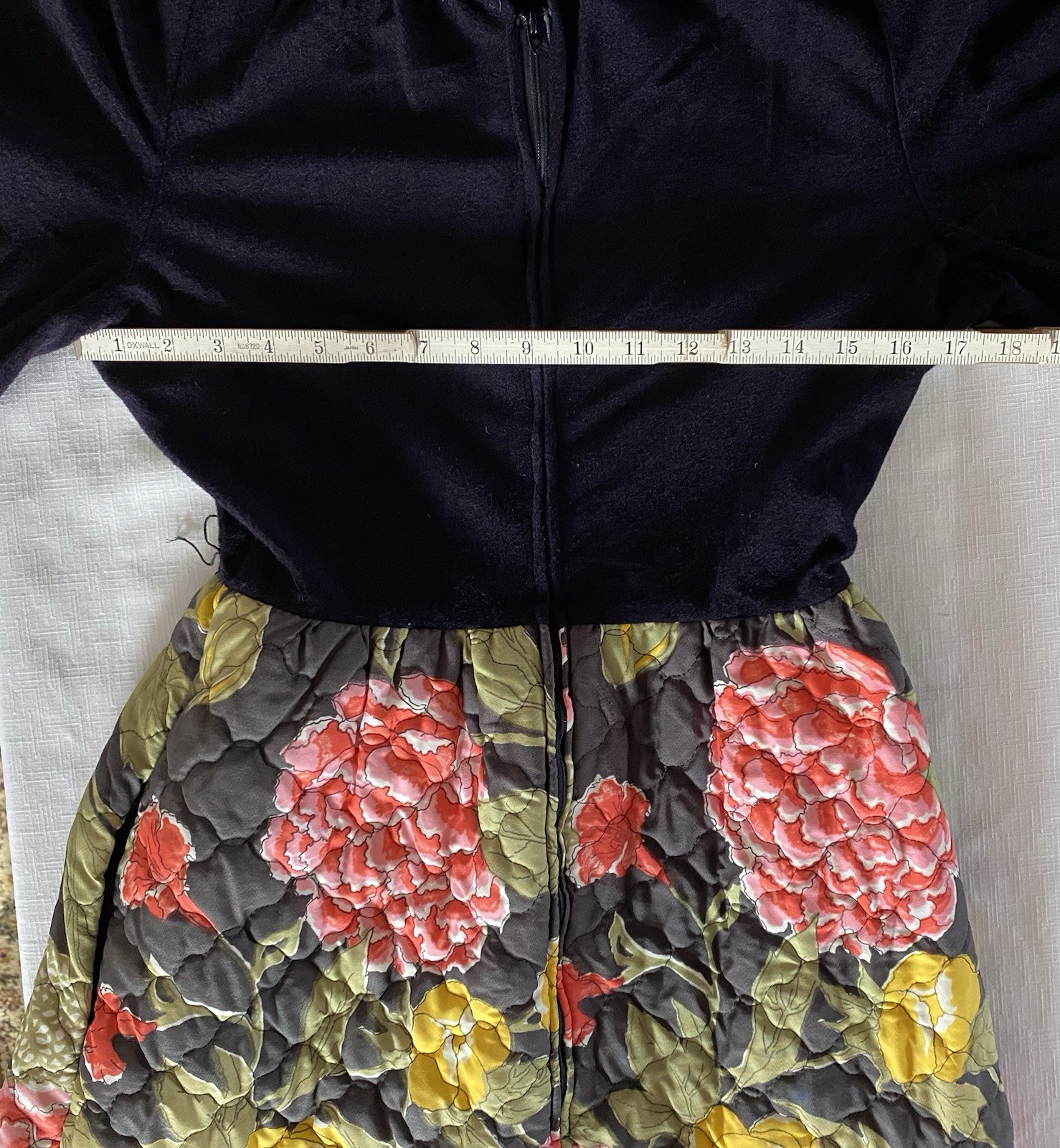 ⭐️Evelyn Pearson Vintage Size 10 Velour Quilted Floral Dress With Pockets⭐️