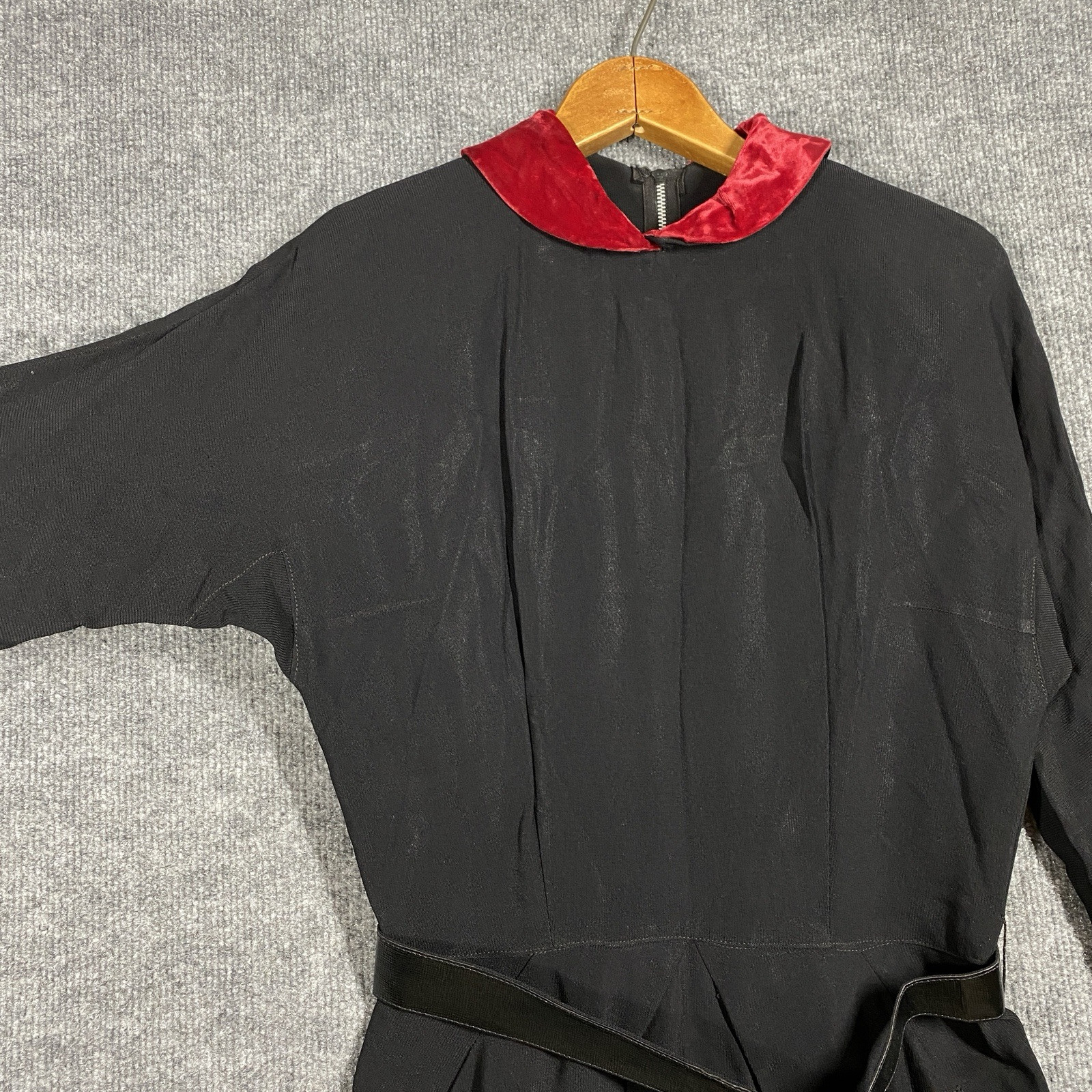 VINTAGE 40s 50s Georgia Wells Black Rayon Red Velvet Dress Belt Long Sleeve