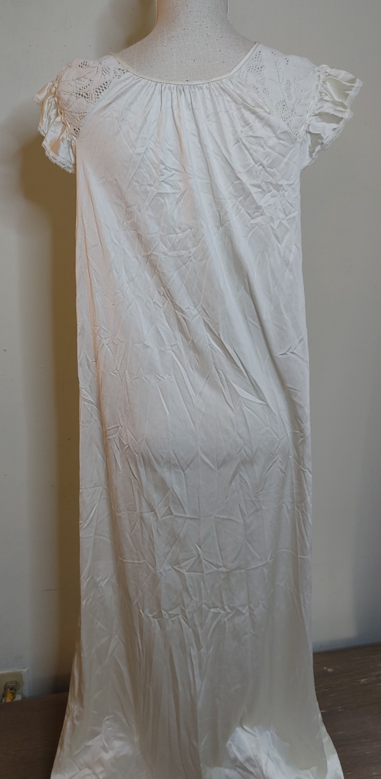 Vintage Vanity Fair White Maxi Nightgown Womens sz Small Made USA Long Gown
