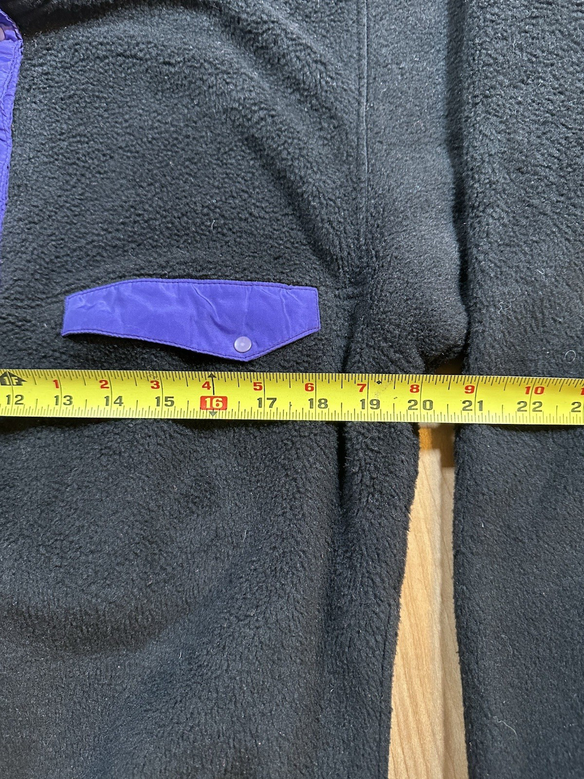 vintage 1980’s EASTERN MOUNTAIN SPORTS fleece pullover BLACK womans purple MED