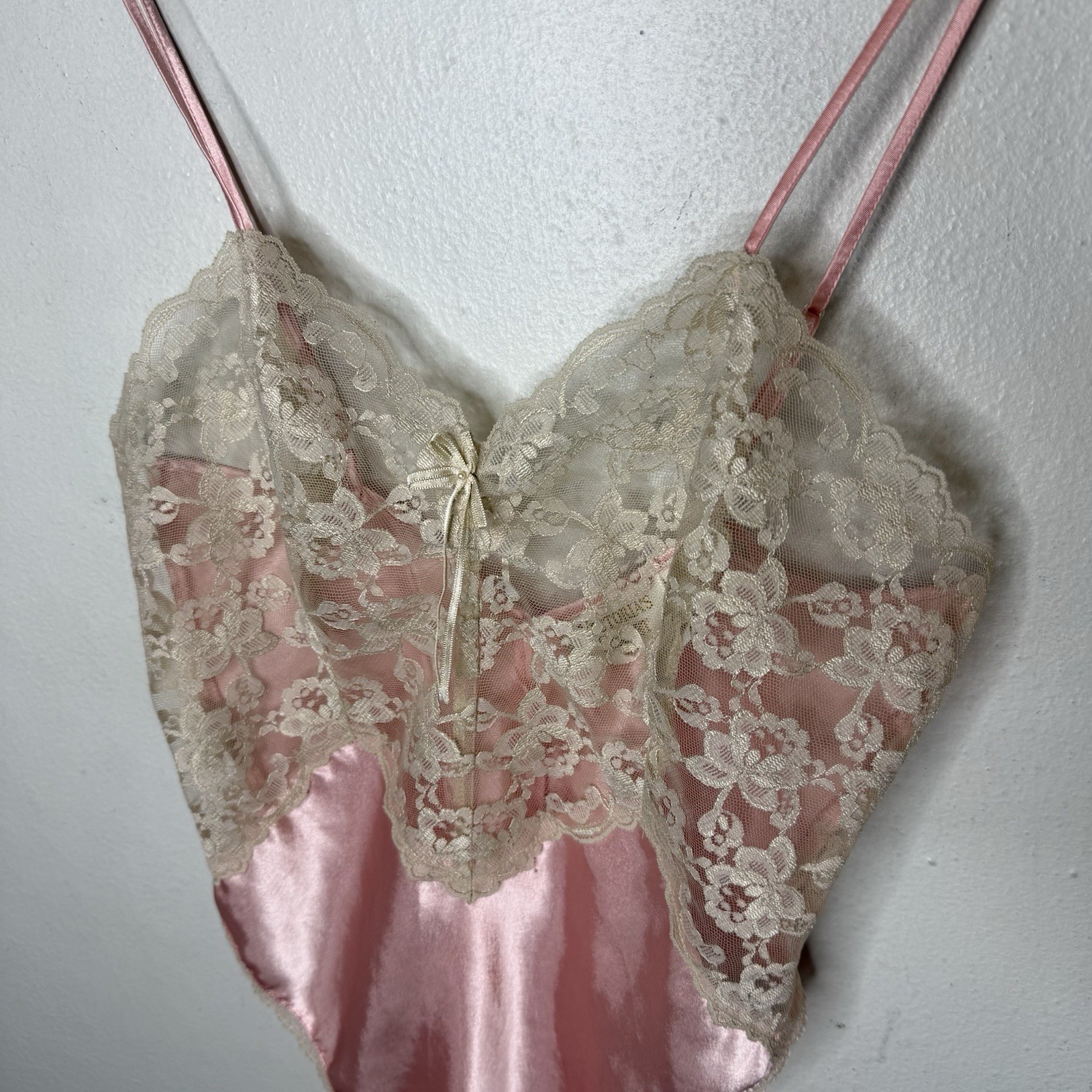 Vintage Gold Label Victorias Secret Pink Lace Bodysuit Womens Small *Flaw