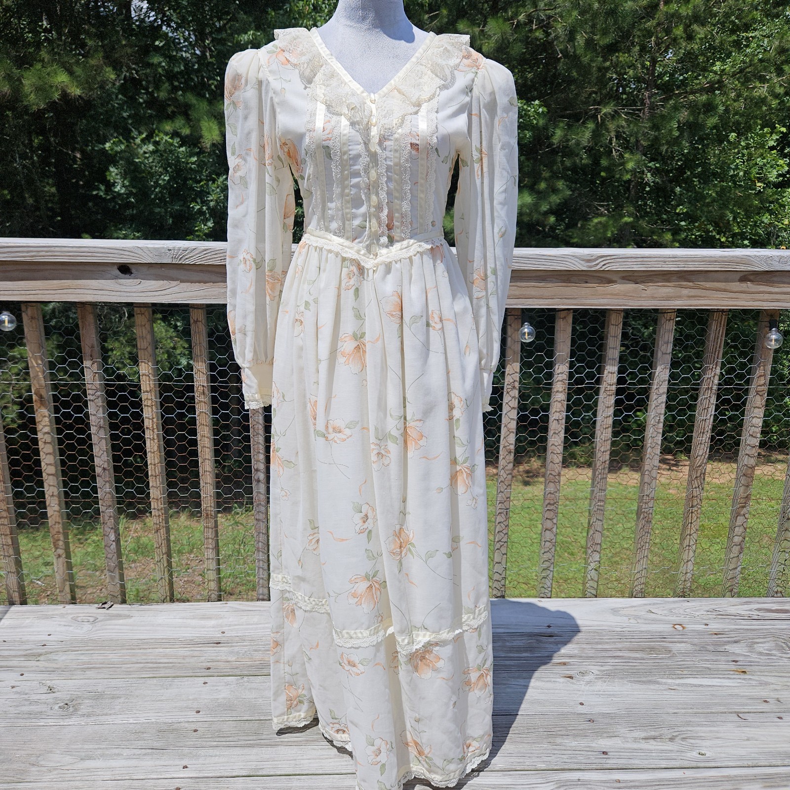 Vintage 70s/80s Prairie Dress Floral Cottagecore Maxi Lace Romantic Feminine