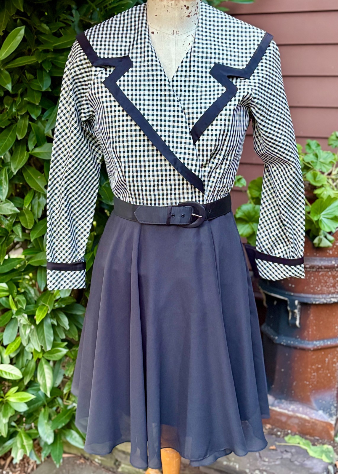 70s LESLIE FAY DRESS Petite 10 BLACK & WHITE Check TOP Notch COLLAR swirl SKIRT