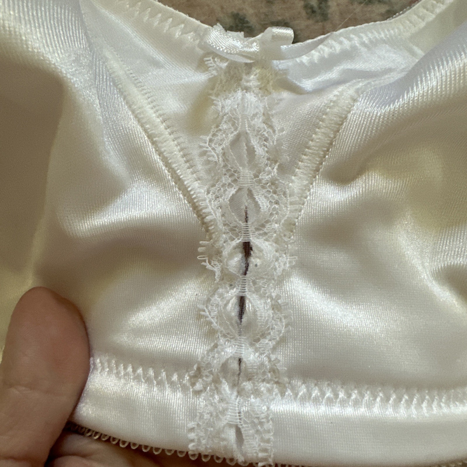 Vtg Bali Wirefree Double Support Soft Cup Bra 3820 42C White Satin Finish