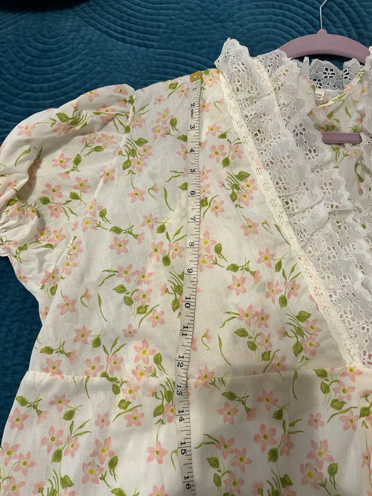 vintage peignoir – White Percale W Pink Floral & Lace Eyelet Empire – Large