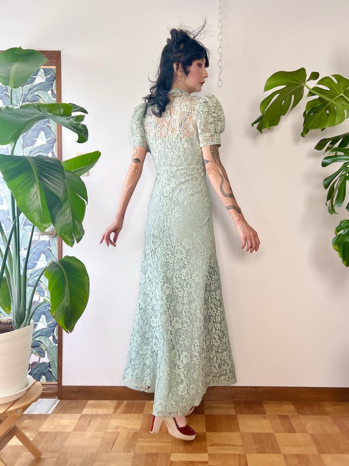 1930s Seafoam Green Floral Sheer Lace Puff Sleeves Gown Dress XS/S Old Hollywood