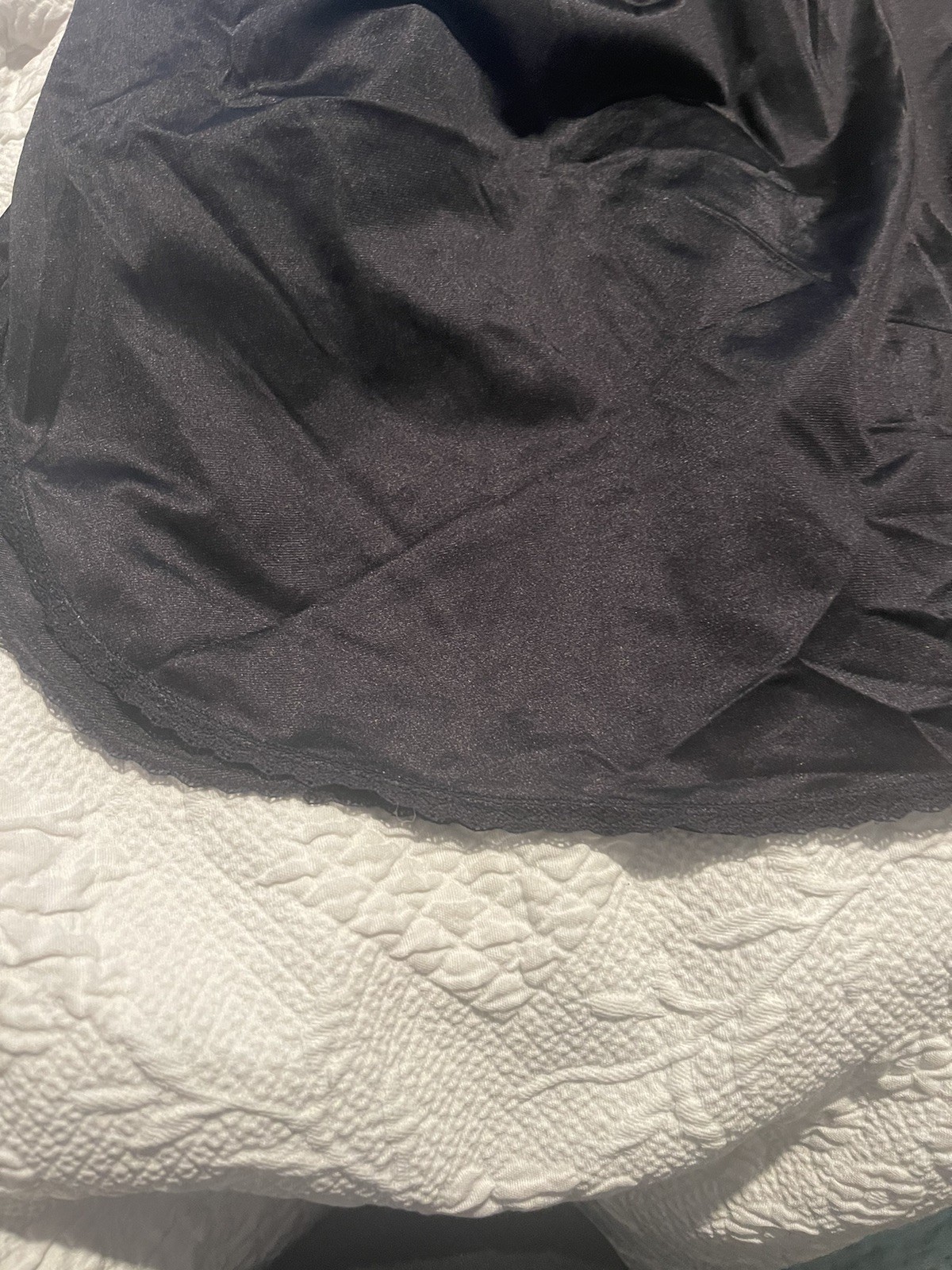 Vanity Fair Sz 18 Black Half Slip 17 Long Tiny Tear At Waist Seam. Vintage