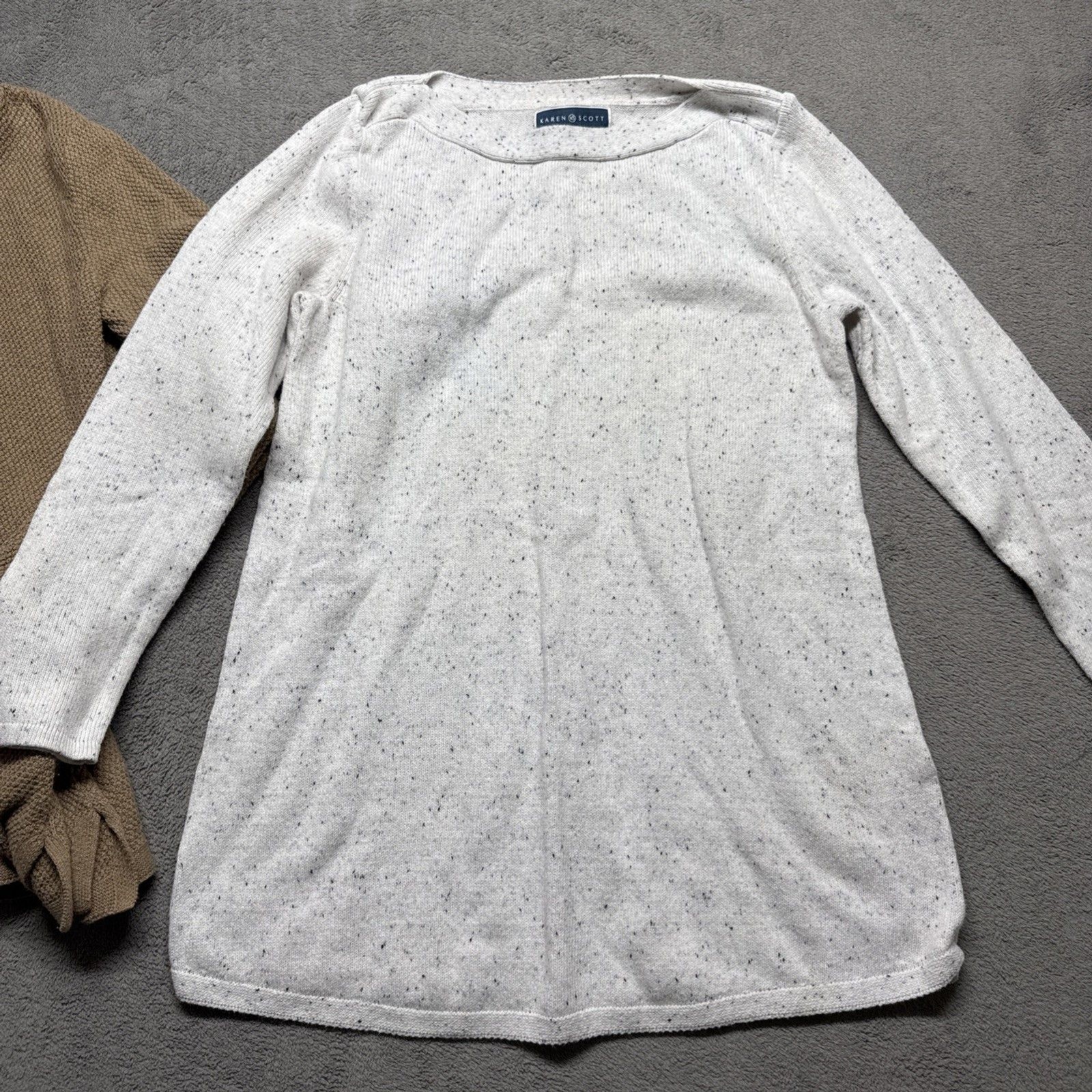 2 Women’s Sweaters Karen Scott Size M White & Tan,