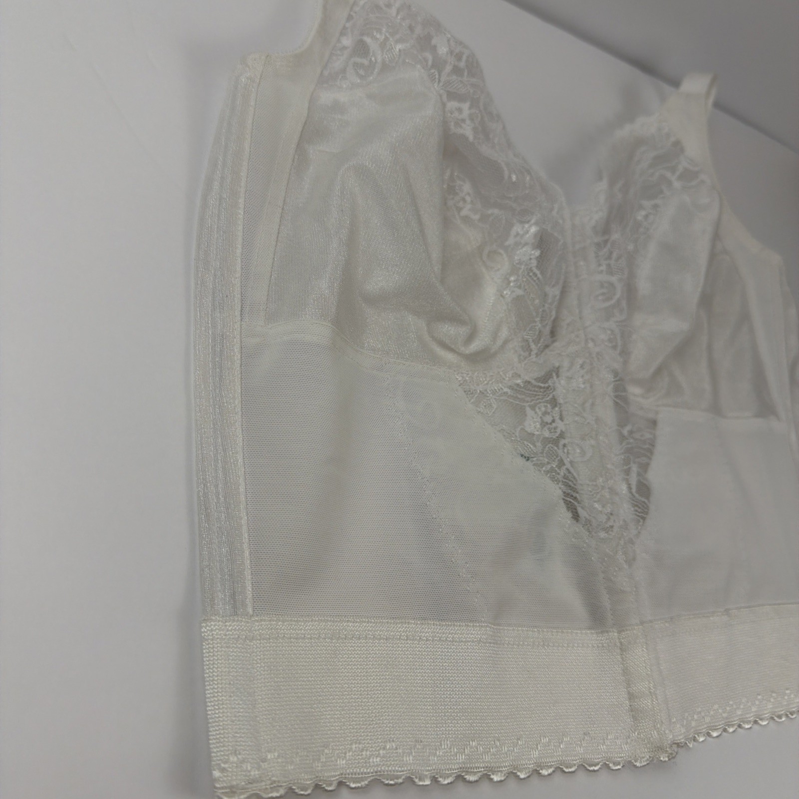 Vintage Carnival 40DDD Longline Bra White Lace Front Hook Boned Style 745