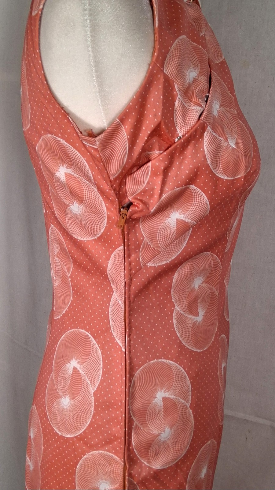 Vtg 70s Sleeveless Qi Pao Style Slamon And White Geometric Design Size Sm