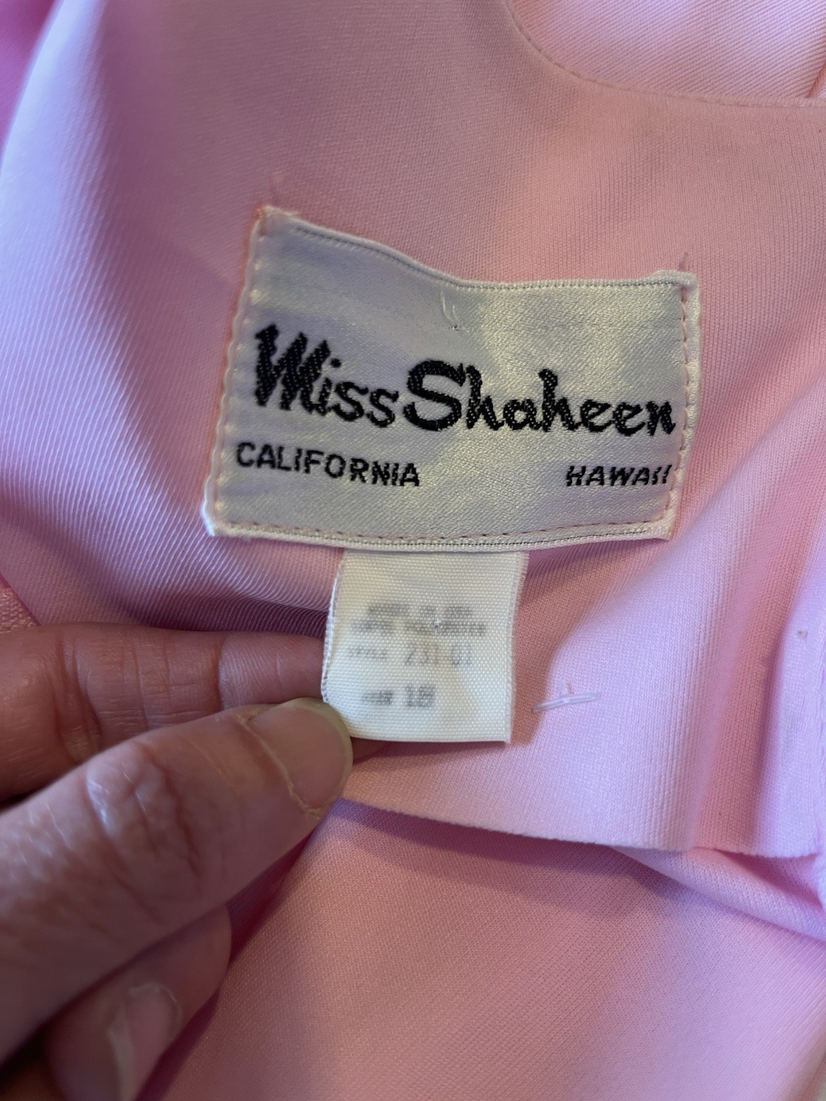 VTG Miss Shaheen Hawaiian 70s Pink Floral Hummingbird Sheath Belted Dress