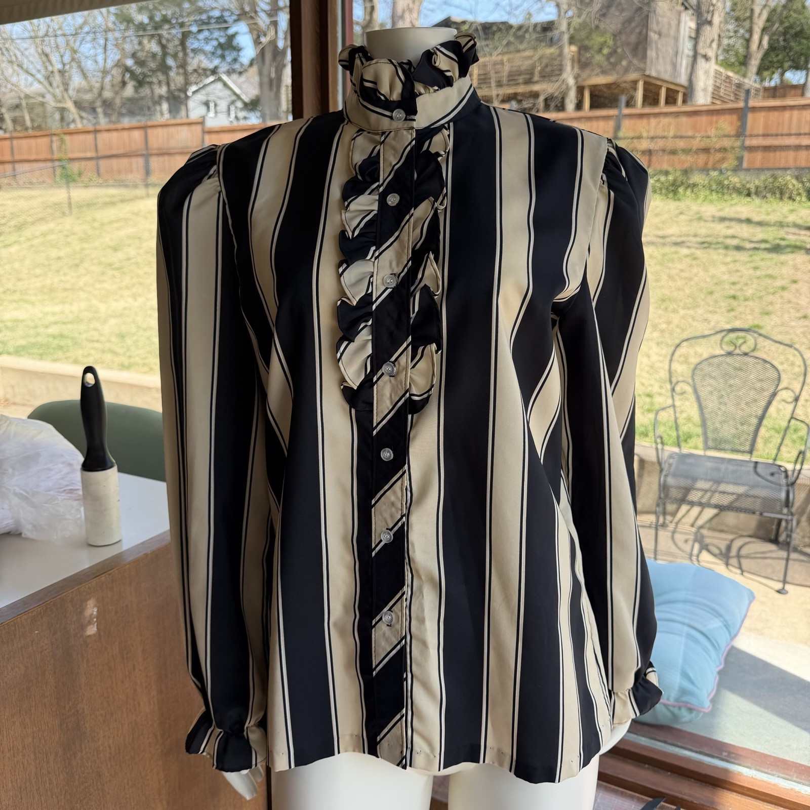 Lucky Winner Cream & Black Stripe Ruffle Button Front Blouse Size Small Vintage
