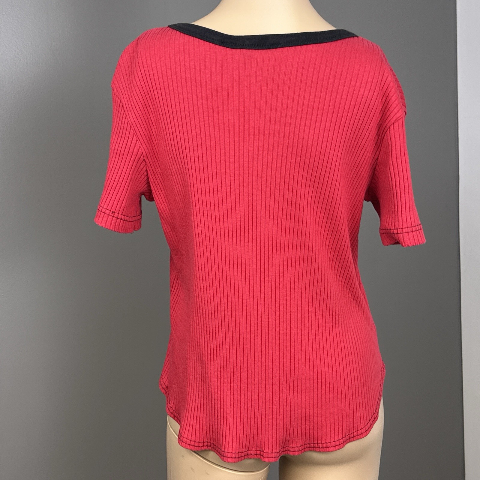 Vintage Vassarette Ribbed Baby Tee Red Black V Neck Logo Top Large 90s Y2K