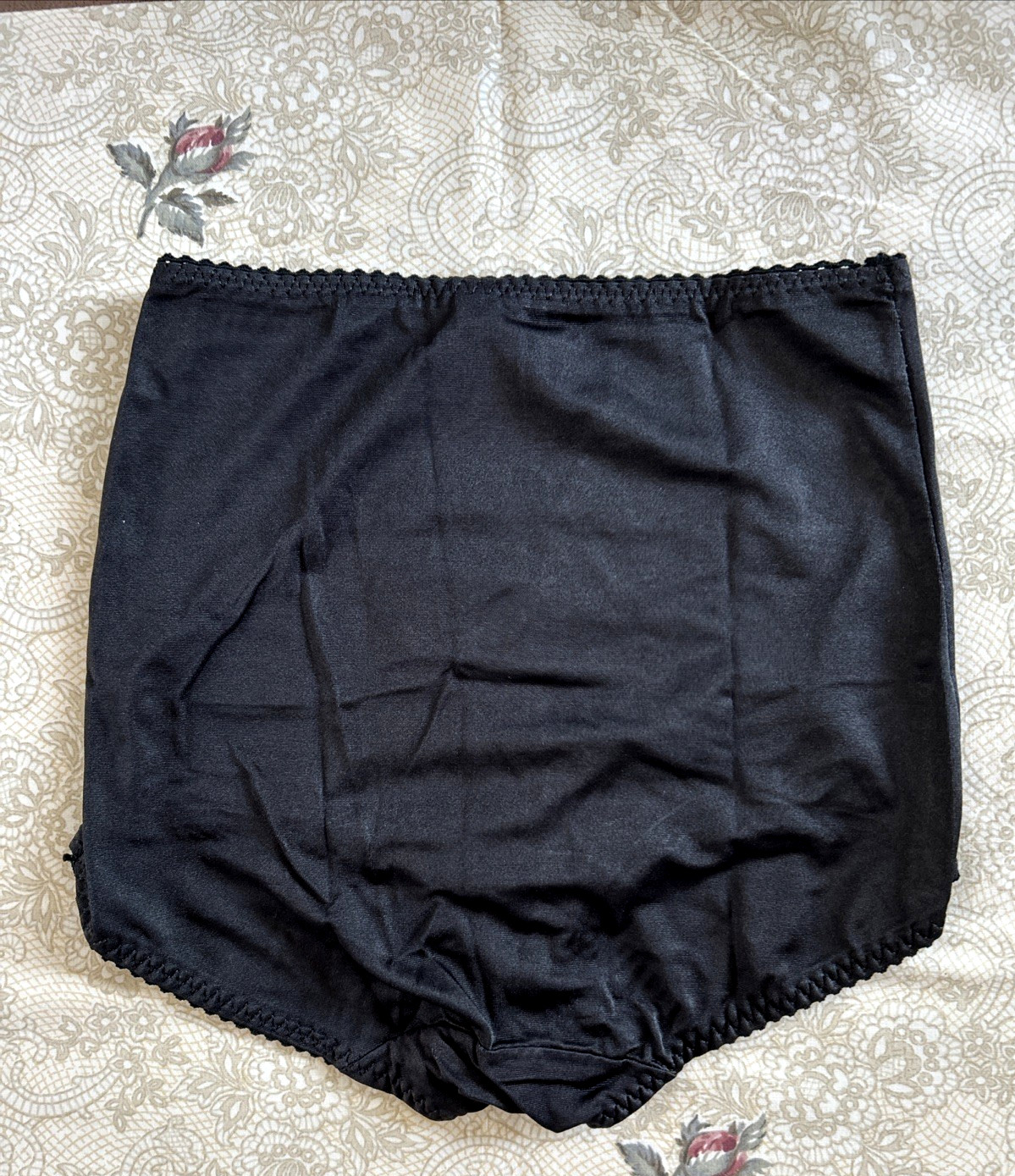JC Penney Soft Skins Shapewear Light Control Black Panties Briefs Size Med NWOT