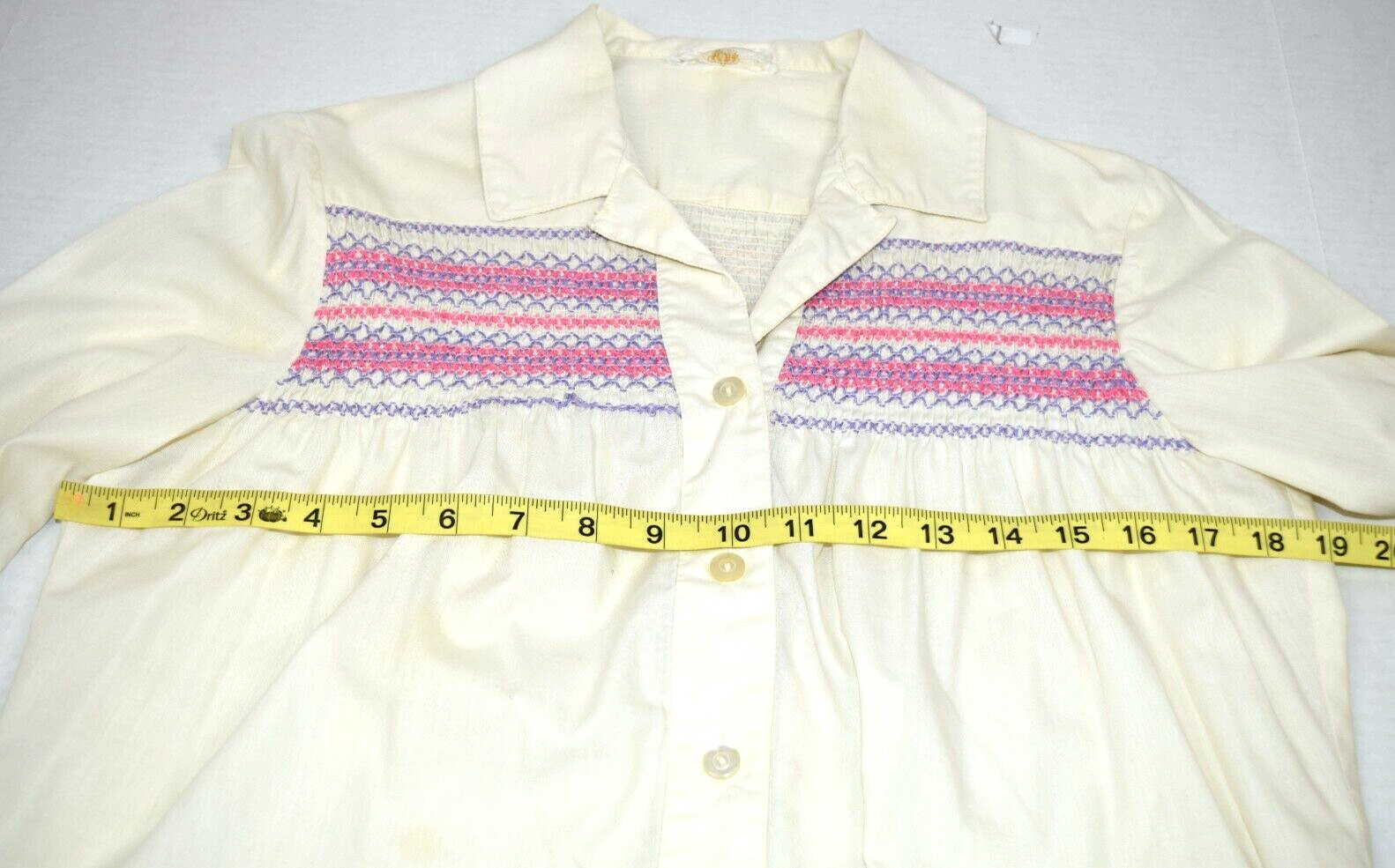 Vintage Top Size S 70s White Pink Purple Blue Embroidered Collared Shirt
