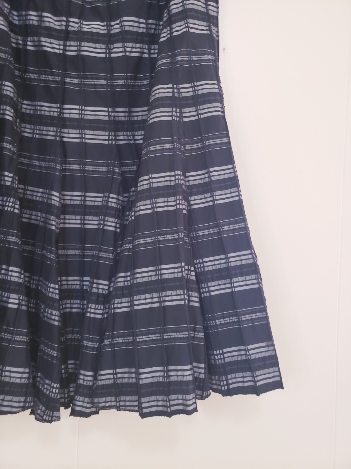 Vtg Carlisle Womens 10 Midi Skirt Pleated Black Silver Stripe A Line Flare Retro