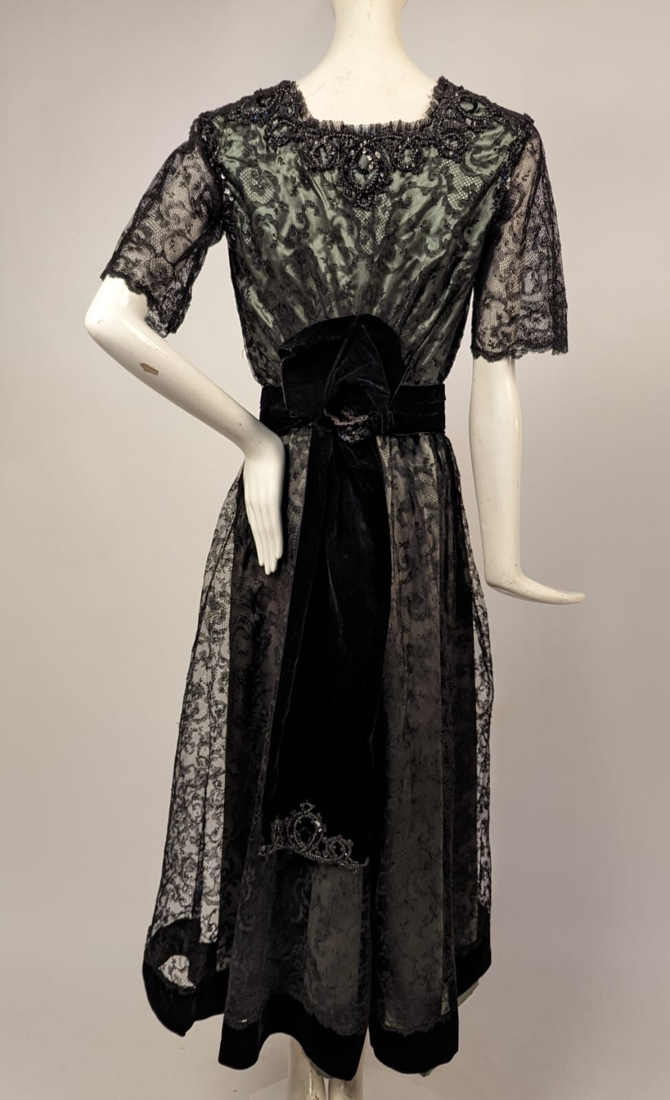 EDWARDIAN BLACK CHANTILLY LACE PARTY DRESS W SEQUINS + JET BEADS