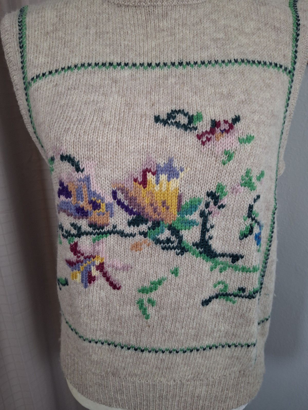 Vintage J.G. Hook Wool Sweater Vest Tan Floral Print Size Medium