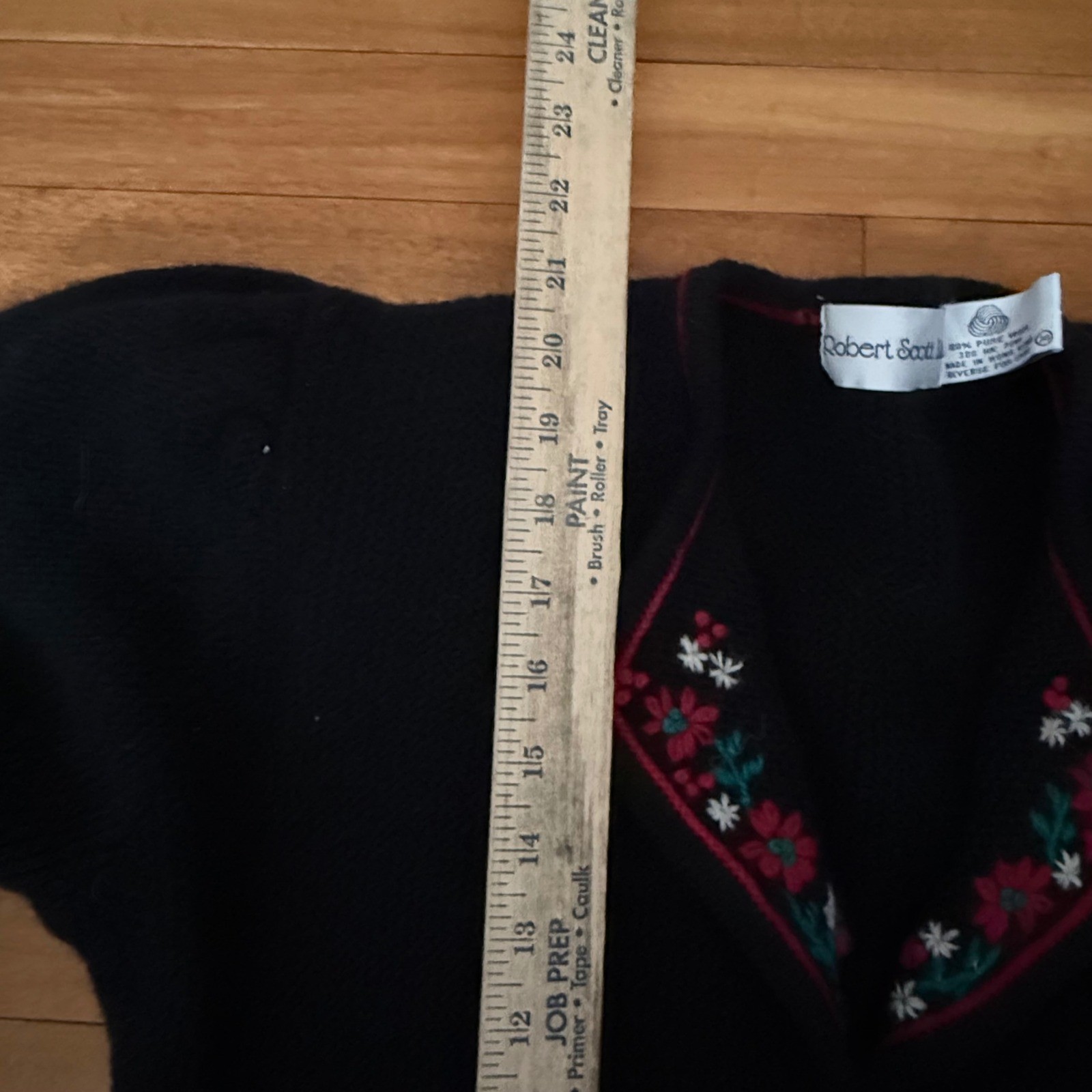 Vintage Women Cardigan Sweater Black 100% Wool Embroidered Floral Cottage Hoiday