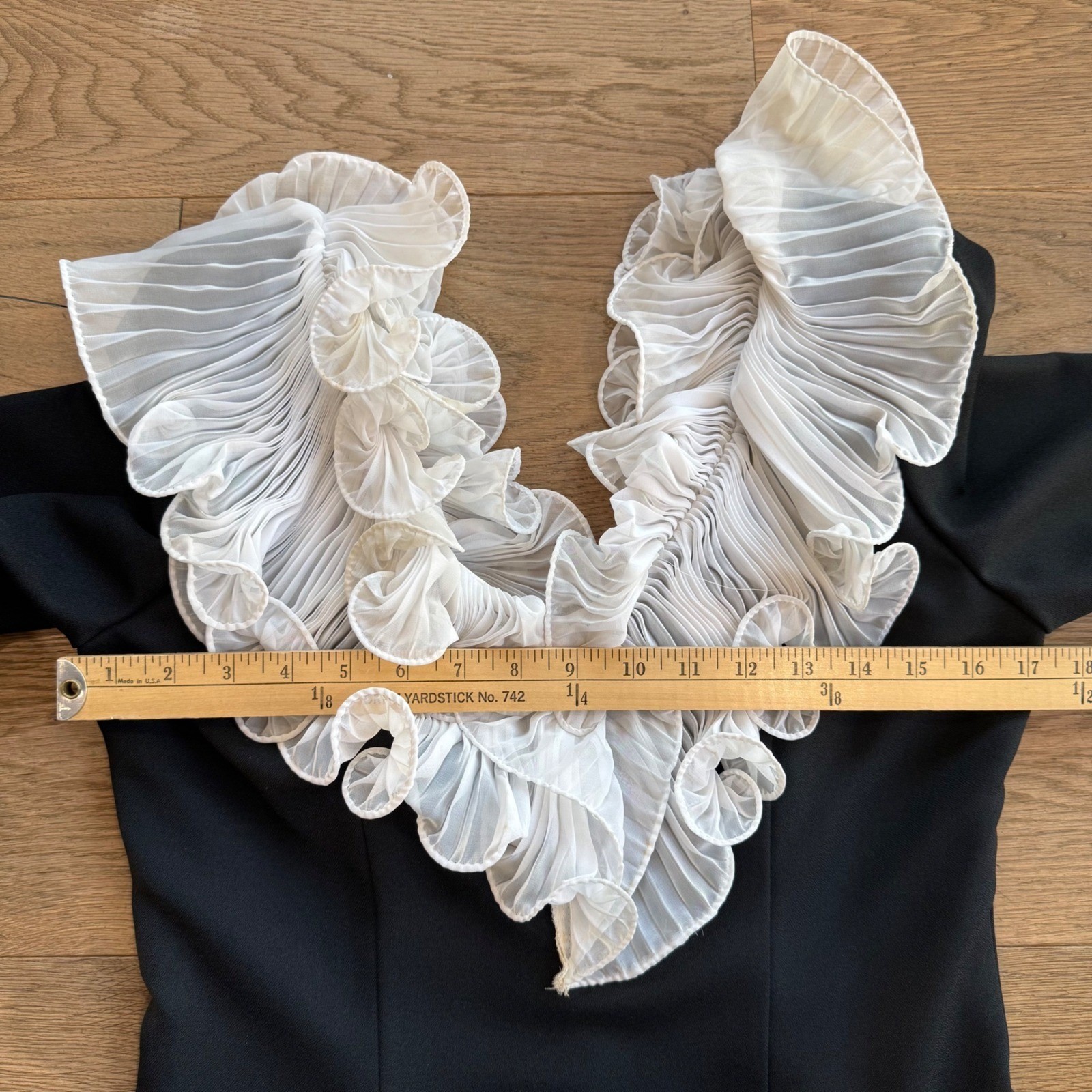 Vintage Jack Bryan Black Formal Gown with White Pleated Ruffle Collar Size 10