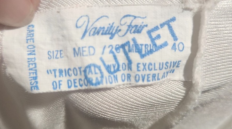 Vintage Vanity Fair White Fancy Lace Hem Nylon Half Slip Sz Med