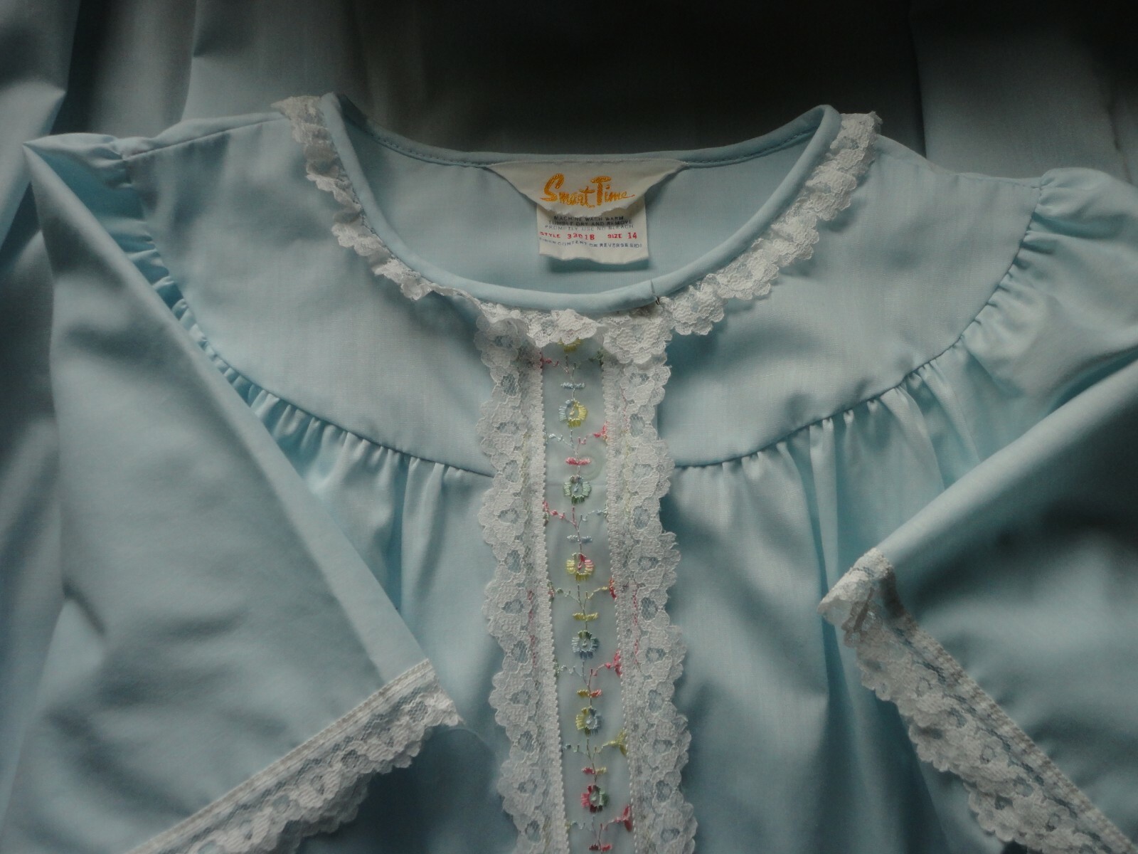 Vintage Smart Time Robe Poly And Cotton Size 14 Snap Front Closure Embroidery