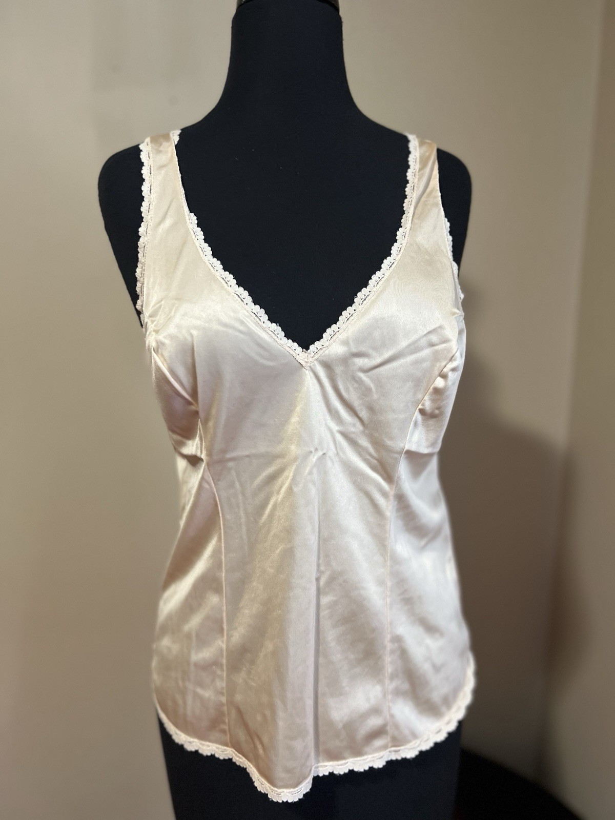 Vtg Kayser Camisole Beige Nude Lace Slip Feminine Coquette 36 USA Made Nice!