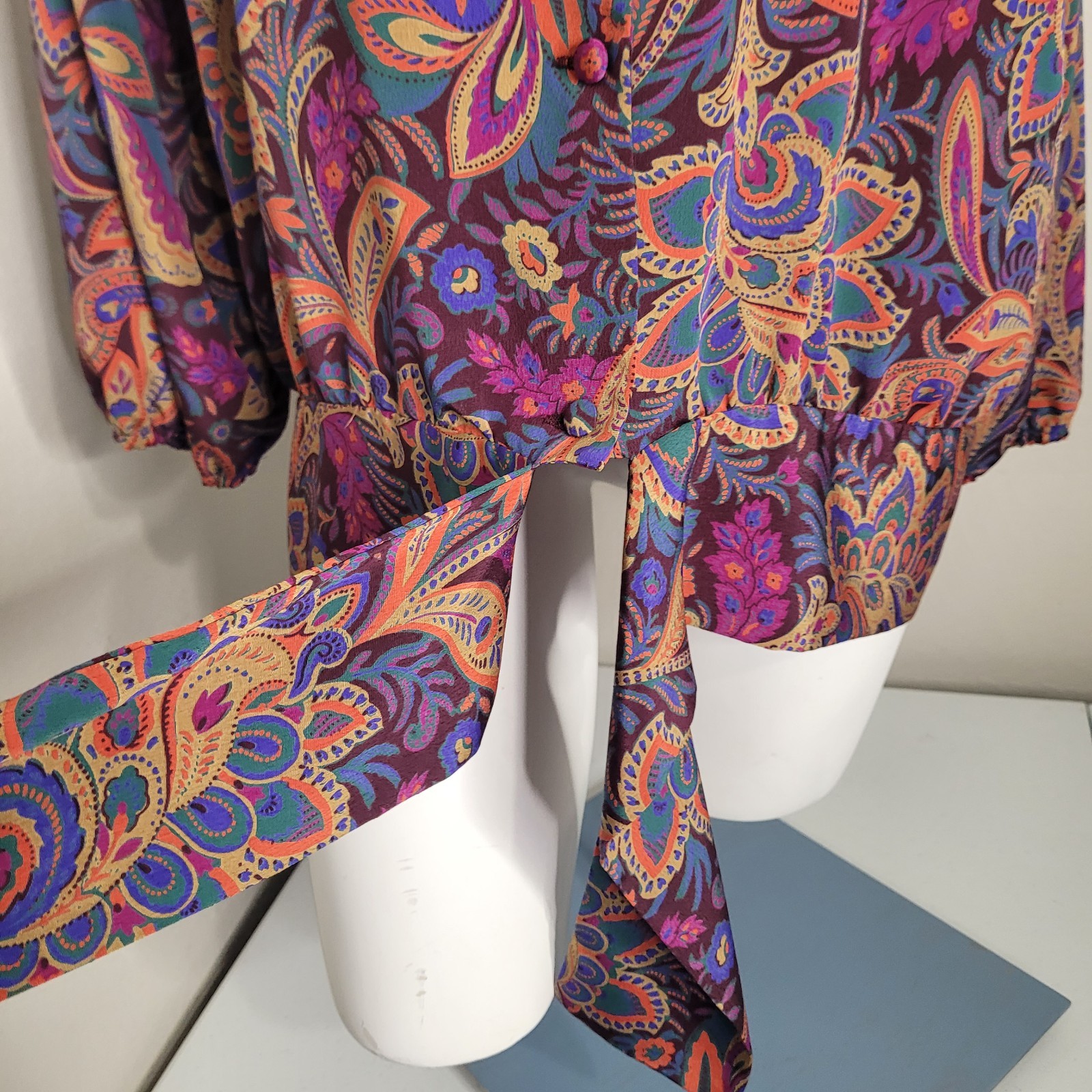 Willi of California M,L blouse shoulder pads paisley flower colorful tie button