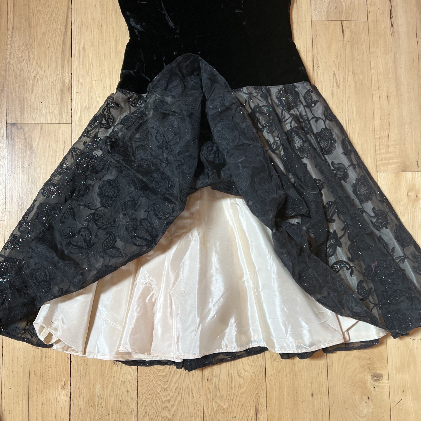 Vintage Hand Made Party Dress, Black Lace And Velvet, Knee Length, Fits Like 6