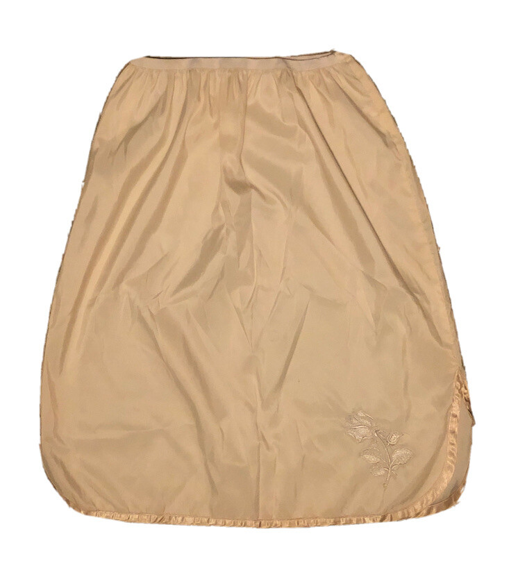 American Maid vintage 1960s half slip Size Medium Cream Color