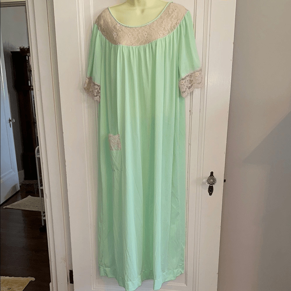 Vintage 60s San Souci light green long nightgown with tan lace details