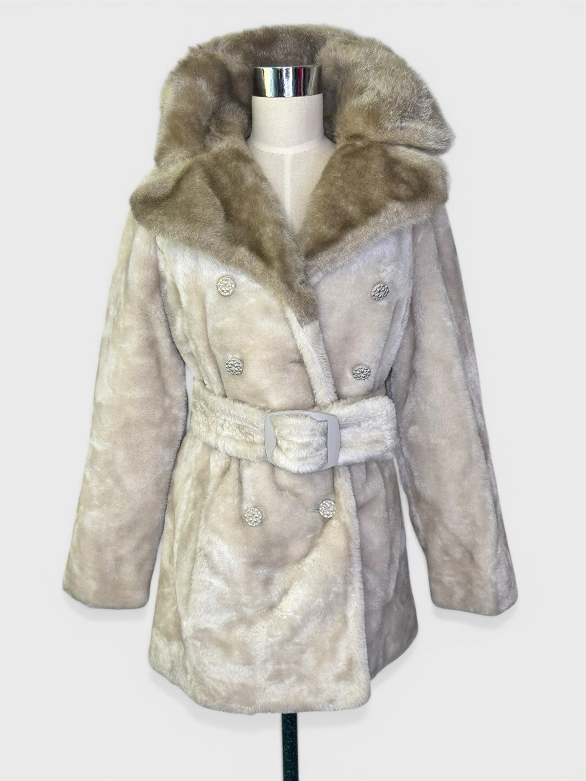 VTG Betty Rose ILGWU Union Made Beige Faux Fur Belted Coat Women’s