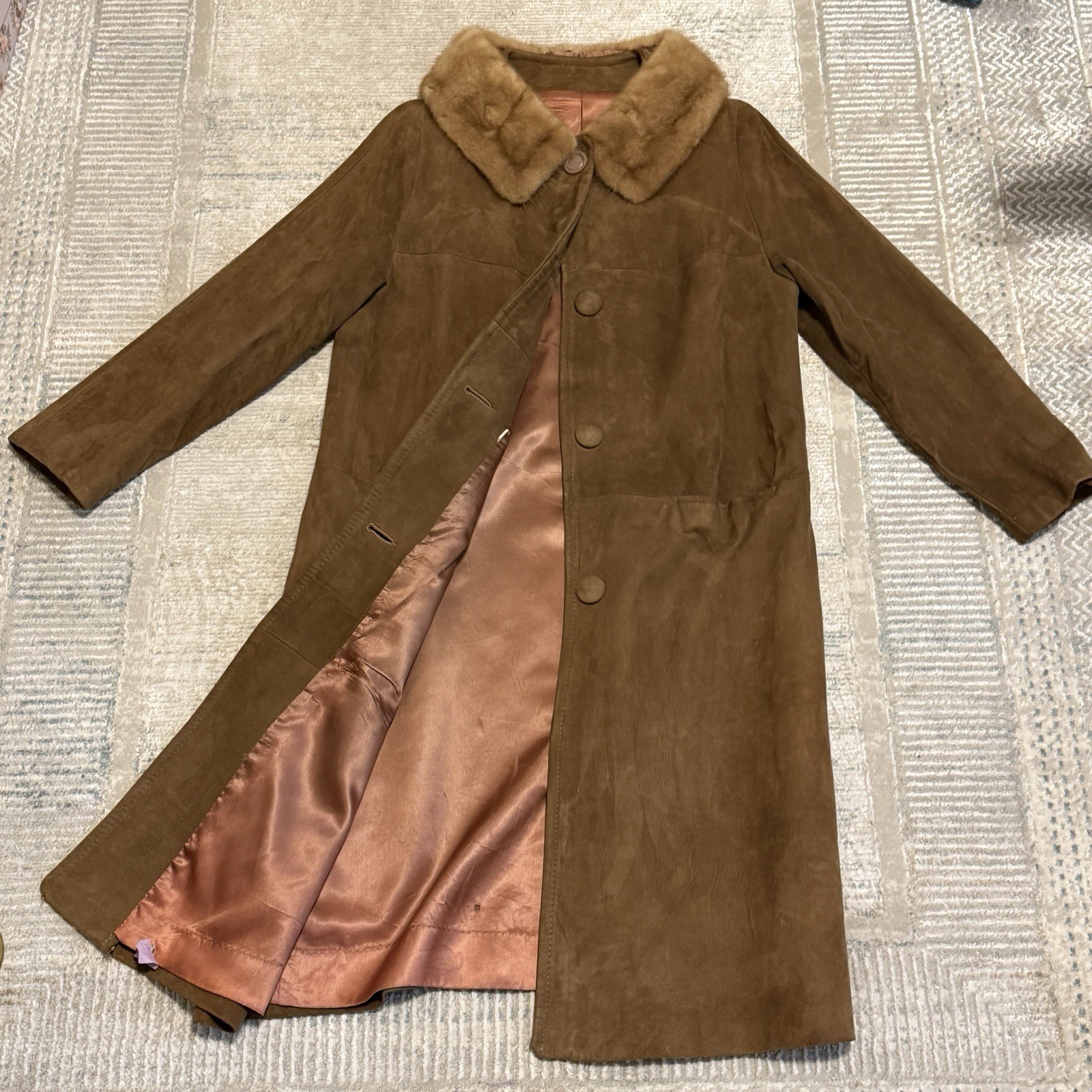 Vintage 1950s Women’s Tall Suade Mink Fur Collared Coat Size 16 Tan Brown Trench