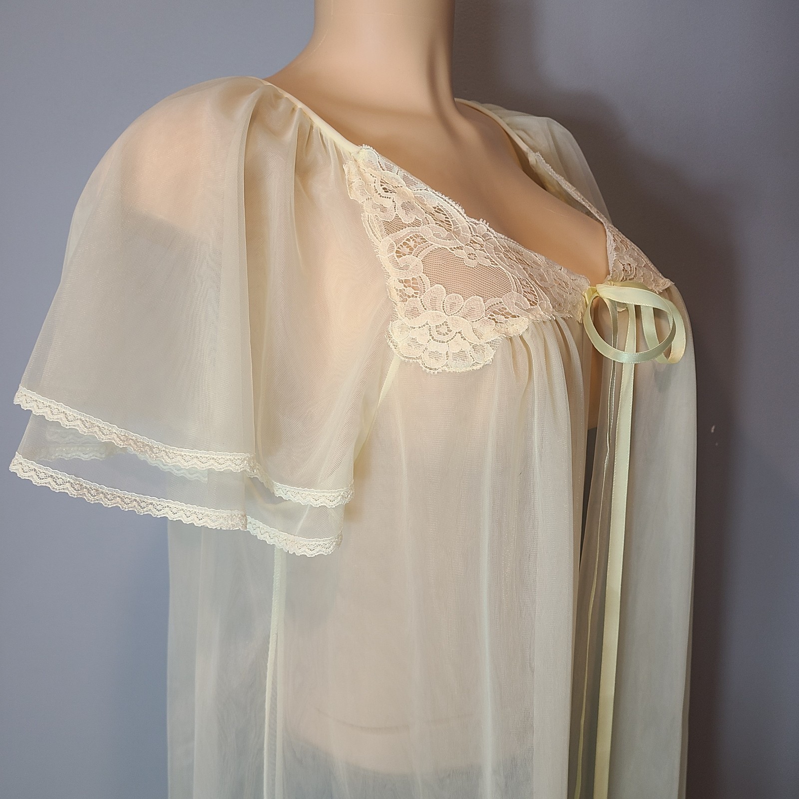Vtg 70s Dreamy Lace Maxi Peignor Robe Ethereal Fairy Sz M Flowy Regency Dainty