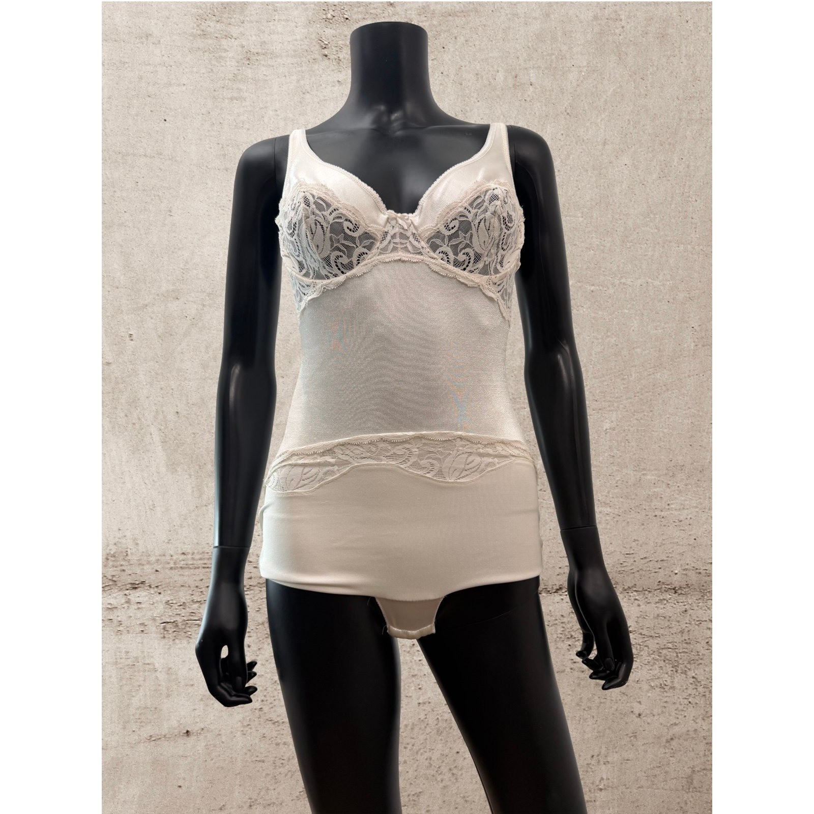 Vanity Fair Ivory Lace Shaping Slip Bodysuit Camisole Size 36 Vintage