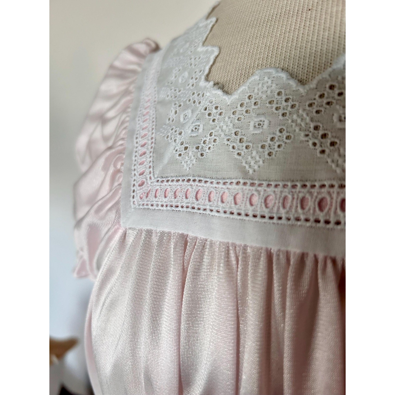 60s pink peignoir set nylon negligee set nightgown robe lingerie lace trim