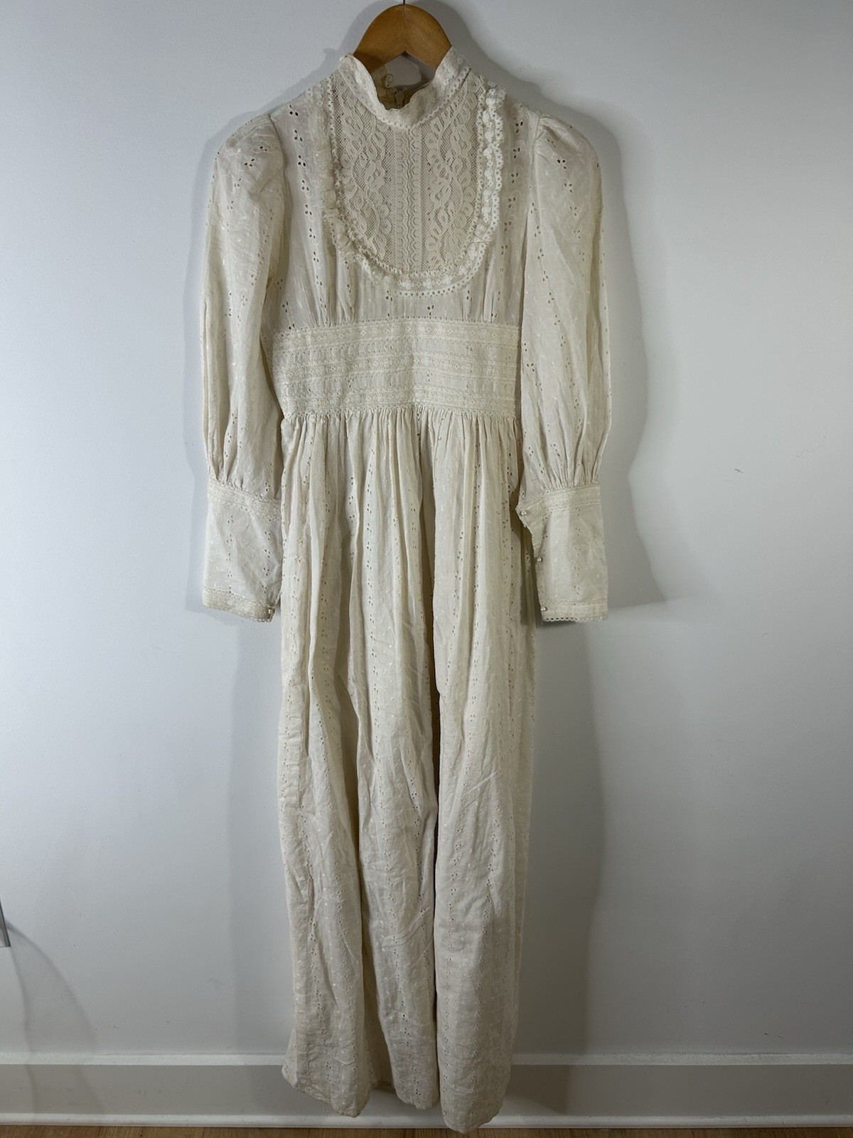 Vintage 1970’s Prarie Dress Women’s Ivory Eyelet Cottage Core Farm