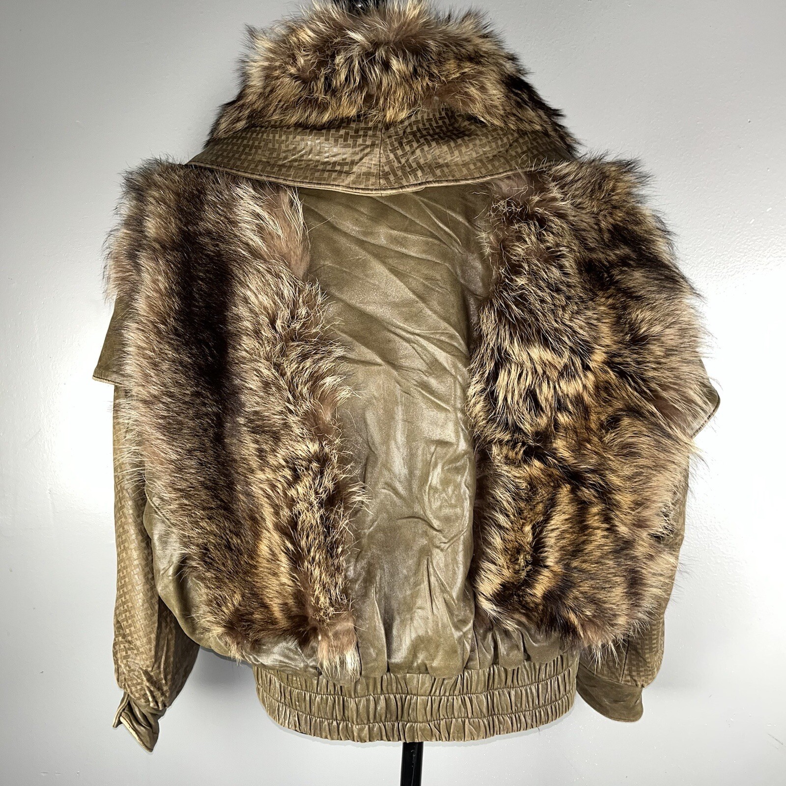 Rare Authentic Vintage Raccoon Fur Olive Leather Bomber Made in the USA – L/XL