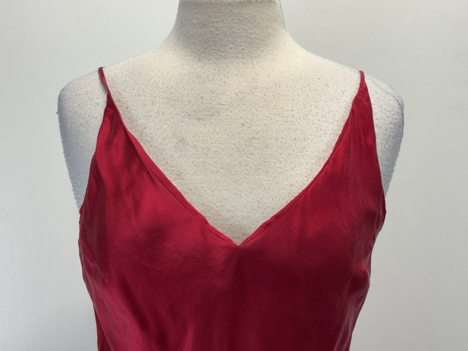 Vtg Victorias Secret 100% Silk Long Slip Nightgown Women’s M Red Y2K Open Back
