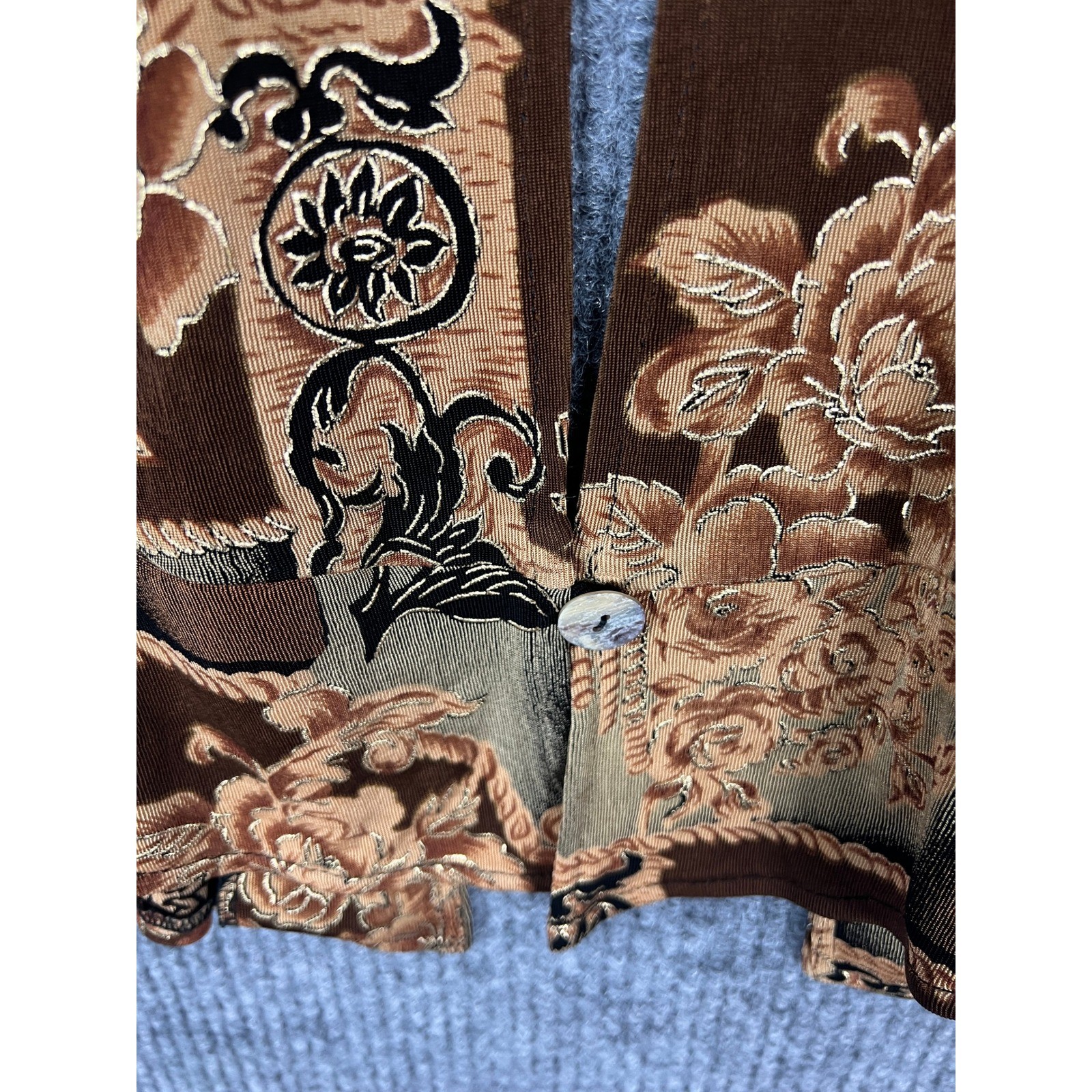 Vintage Whimsigoth Dark Romantic Floral Shirt R&M Richards L Metallic Slit Back