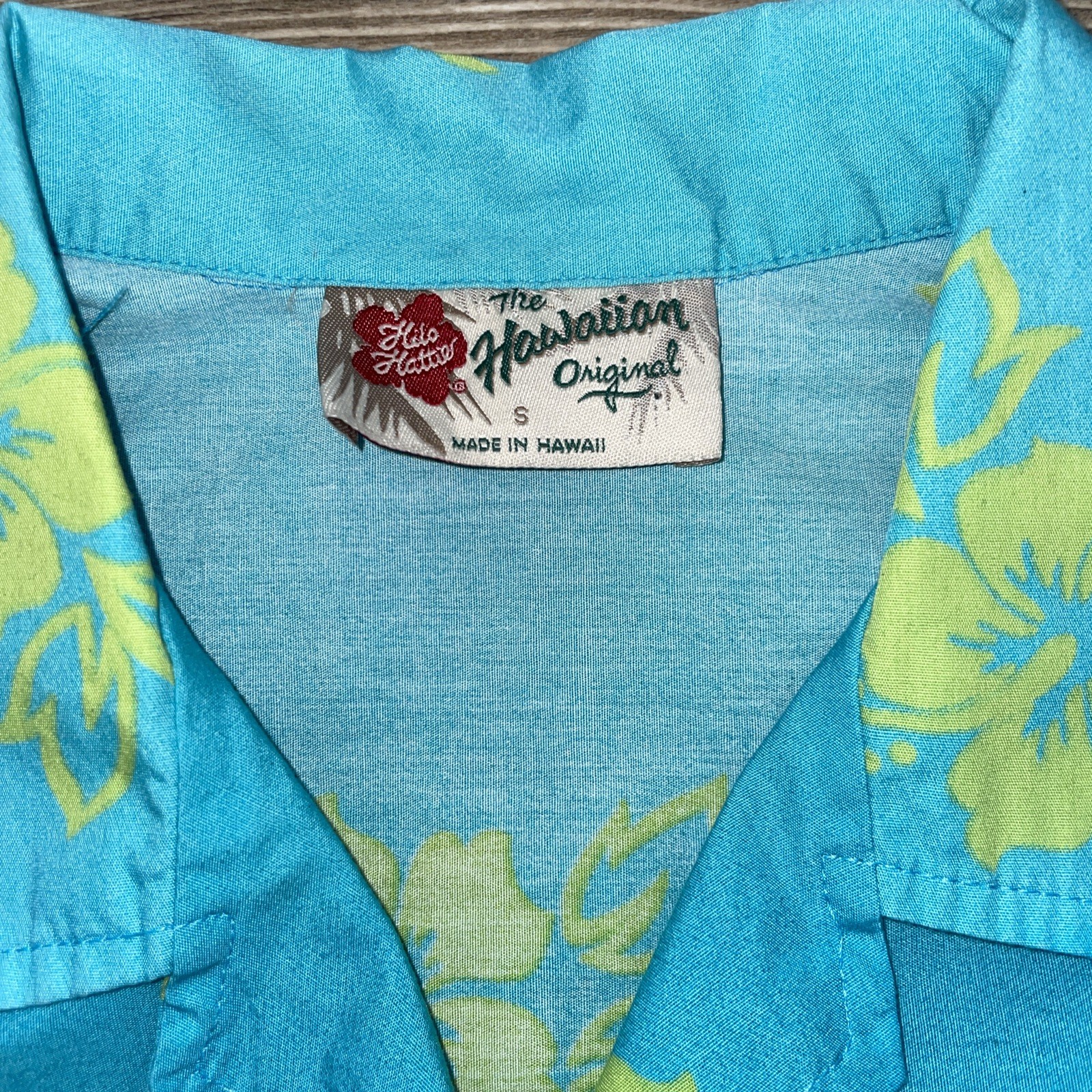 Vintage Hilo Hattie Hawaiian Shirt Womens S Blue Floral Print Tropical USA