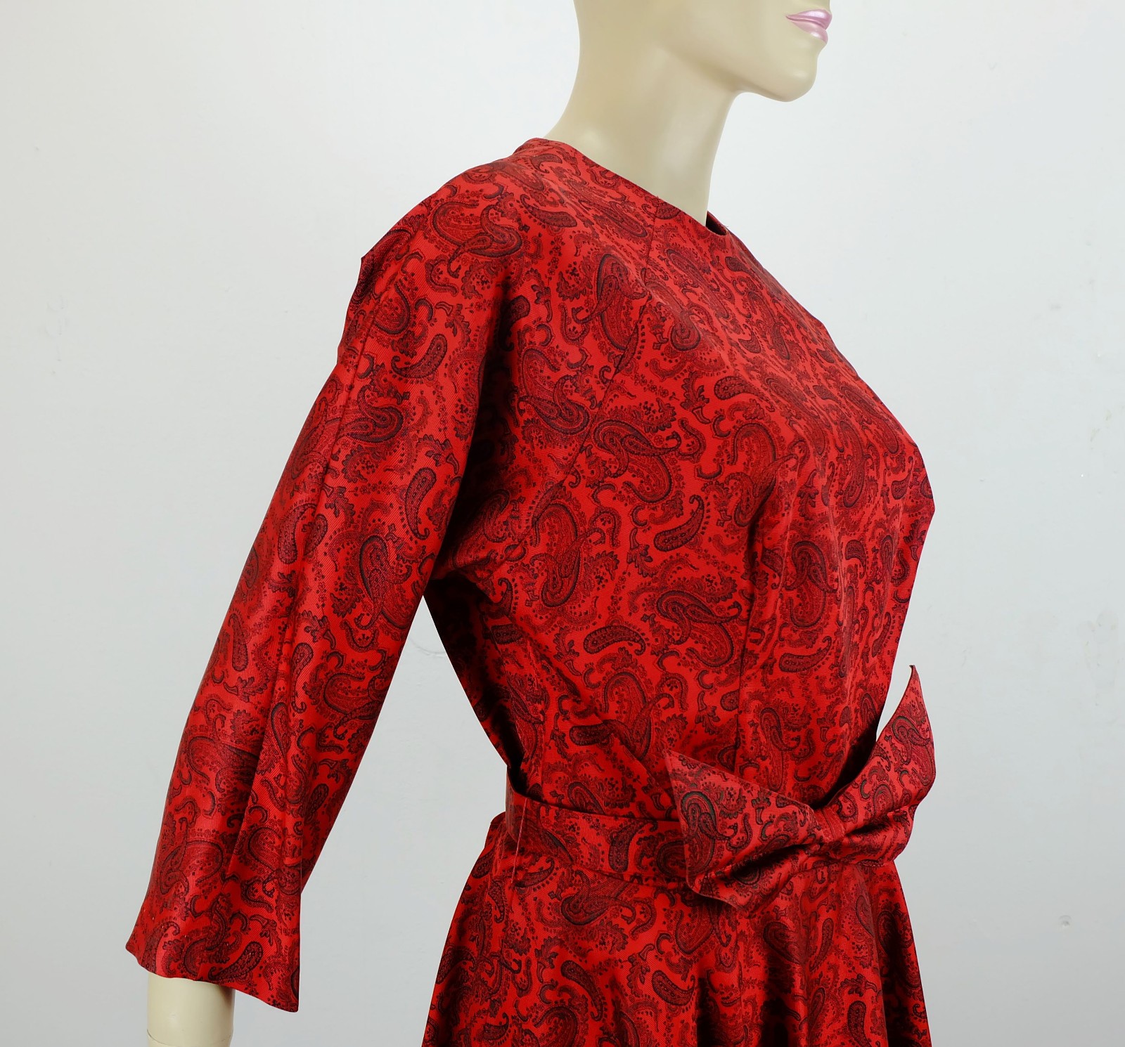 Gorgeous true vintage 1950s dress paisley pattern size 40/42