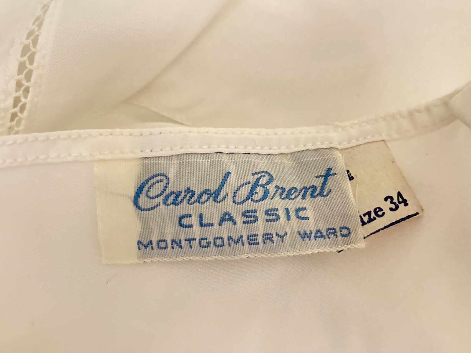 New Old Stock Retro Carol Brent Straight Cut Princess Style Slip Sz 34″ Small