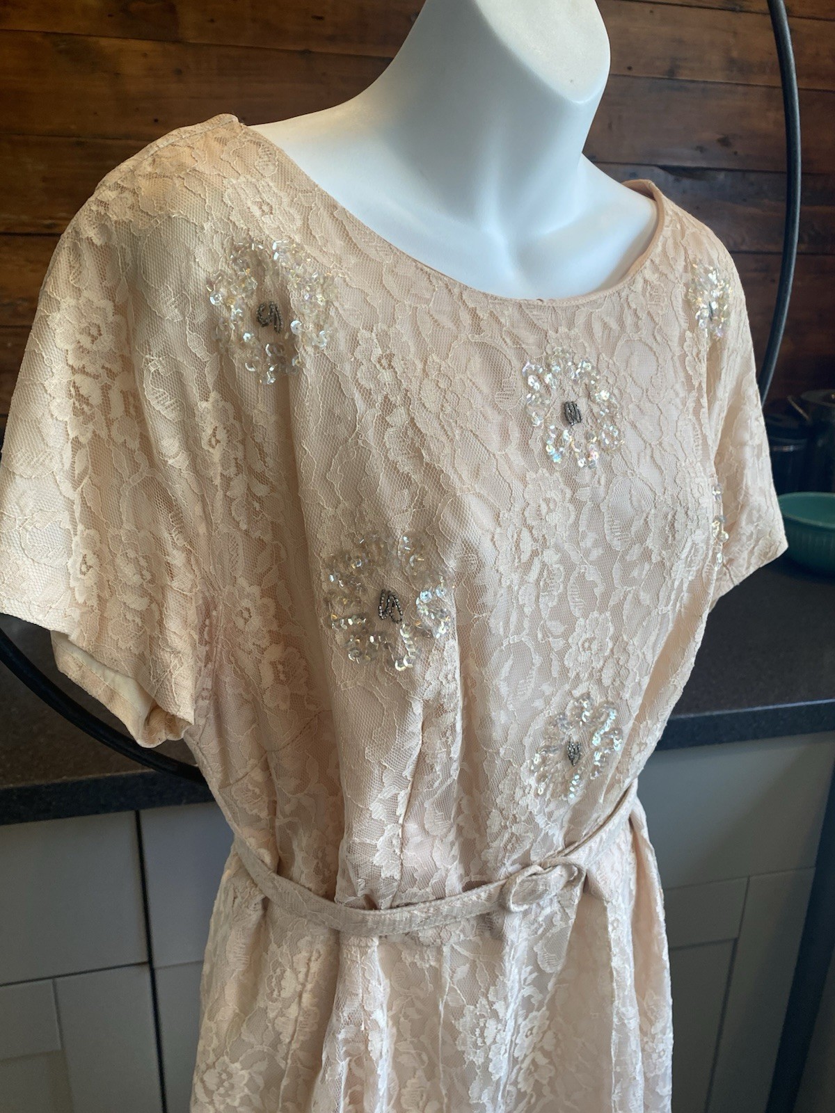 True VTG Handmade 50’s lace Rhinestone Cocktail Dress Ivory Peach 46” Bust