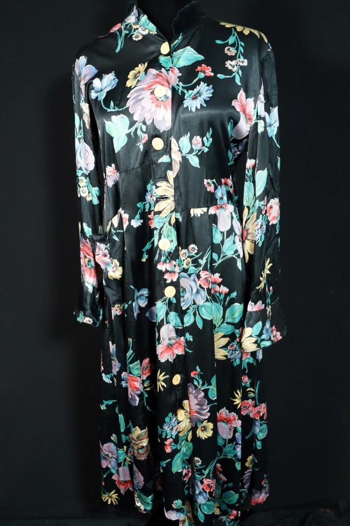 Vintage 1940’s French Silky Rayon Satin Black Floral Dressing Gown Size 6-8