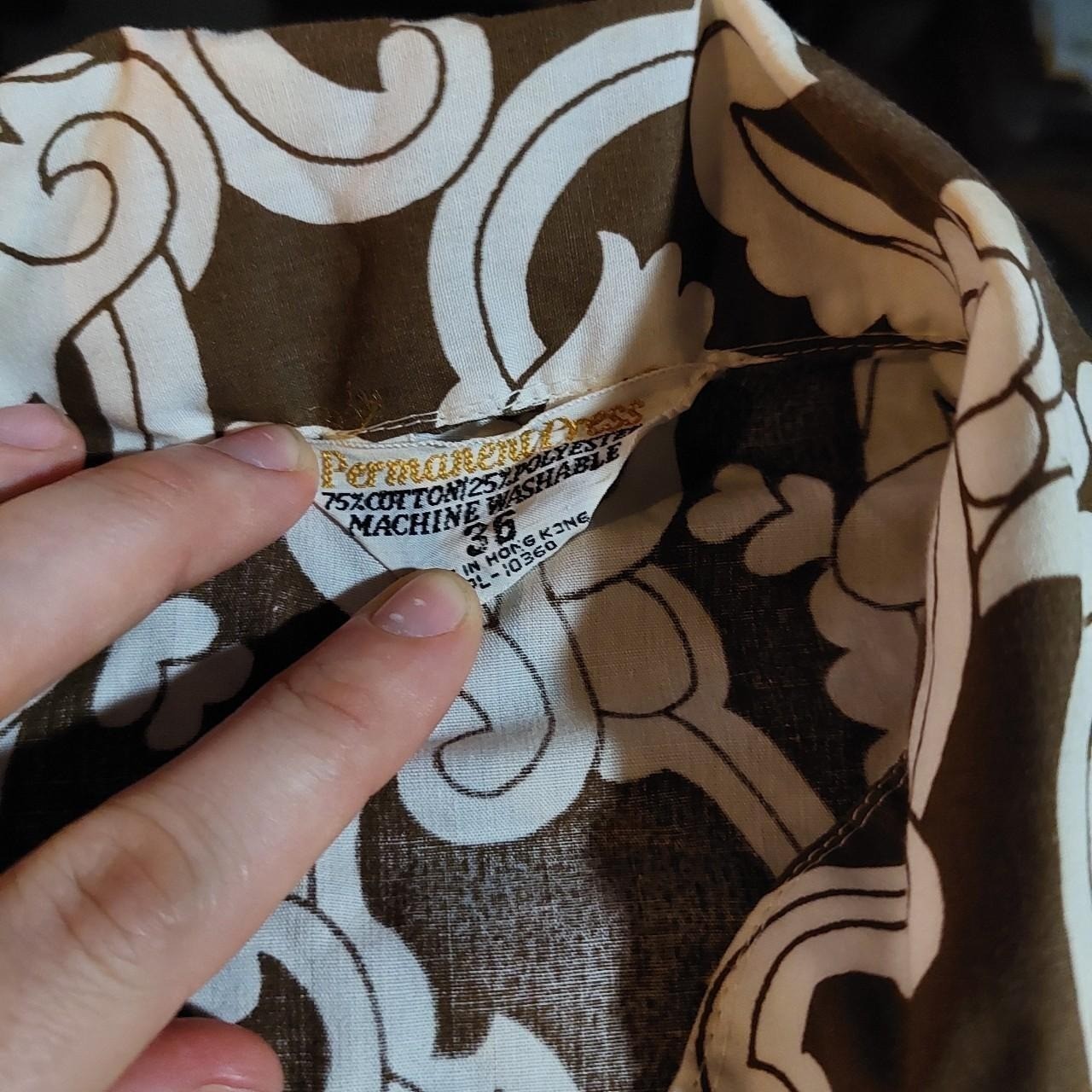 Vintage brown and white bold pattern short sleeve button up.