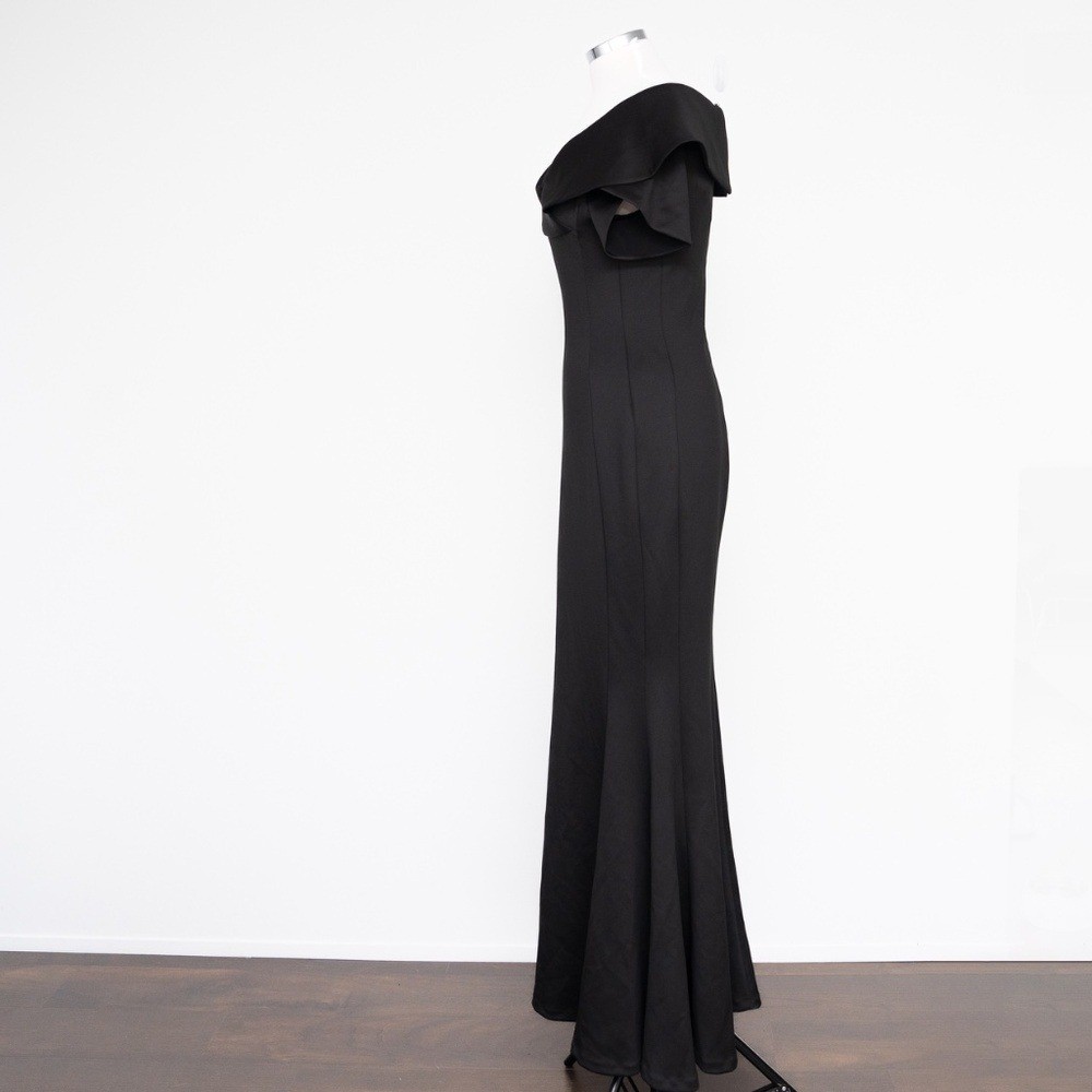 Black Halo. Fiori Black Stretch Gown.