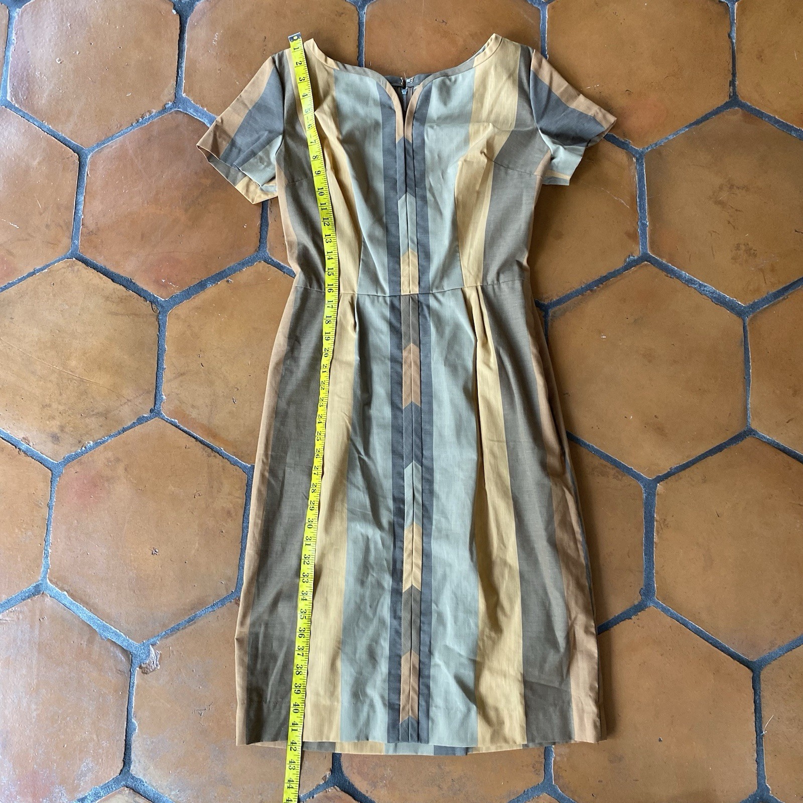 Vintage 1960s Cohama Broadcloth Sheath Dress Secretary Housewife Sz 17 Modern 6