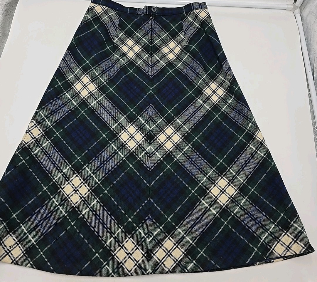 1960’s Vtg PENDLETON Wool PLAID A-LINE Dark Academia Preppy Casual Chic SKIRT-10