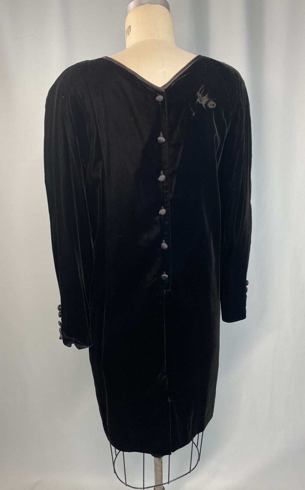 Vintage Dress SIZE MEDIUM 10 black velvet sheath JONES NEW YORK 80s 90s RAYON